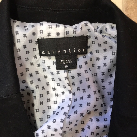 Ladies Attention Blazer - Picture 2 of 4